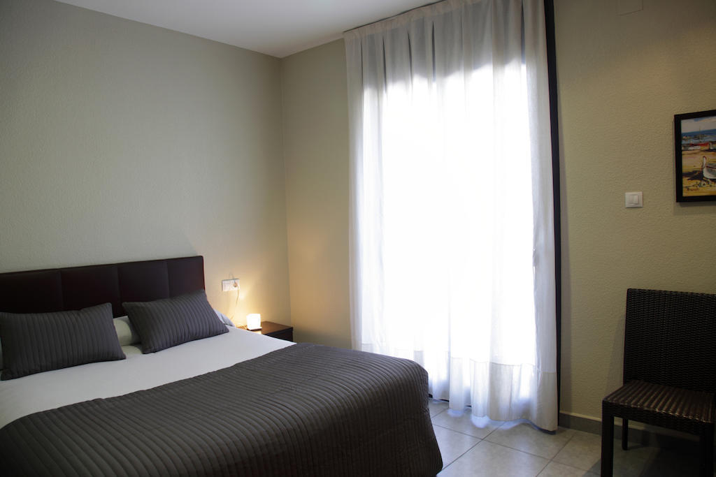 Hostal Portofino أرينيس دي مار الغرفة الصورة